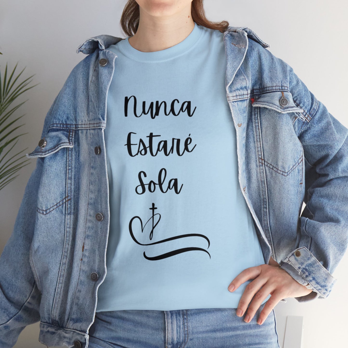 Nunca Estaré Sola T-shirt (I Will Never Be Alone) T-shirt in Spanish